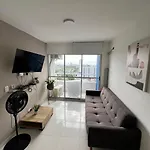 Moderno y confortable apto de 3 hab y psicina